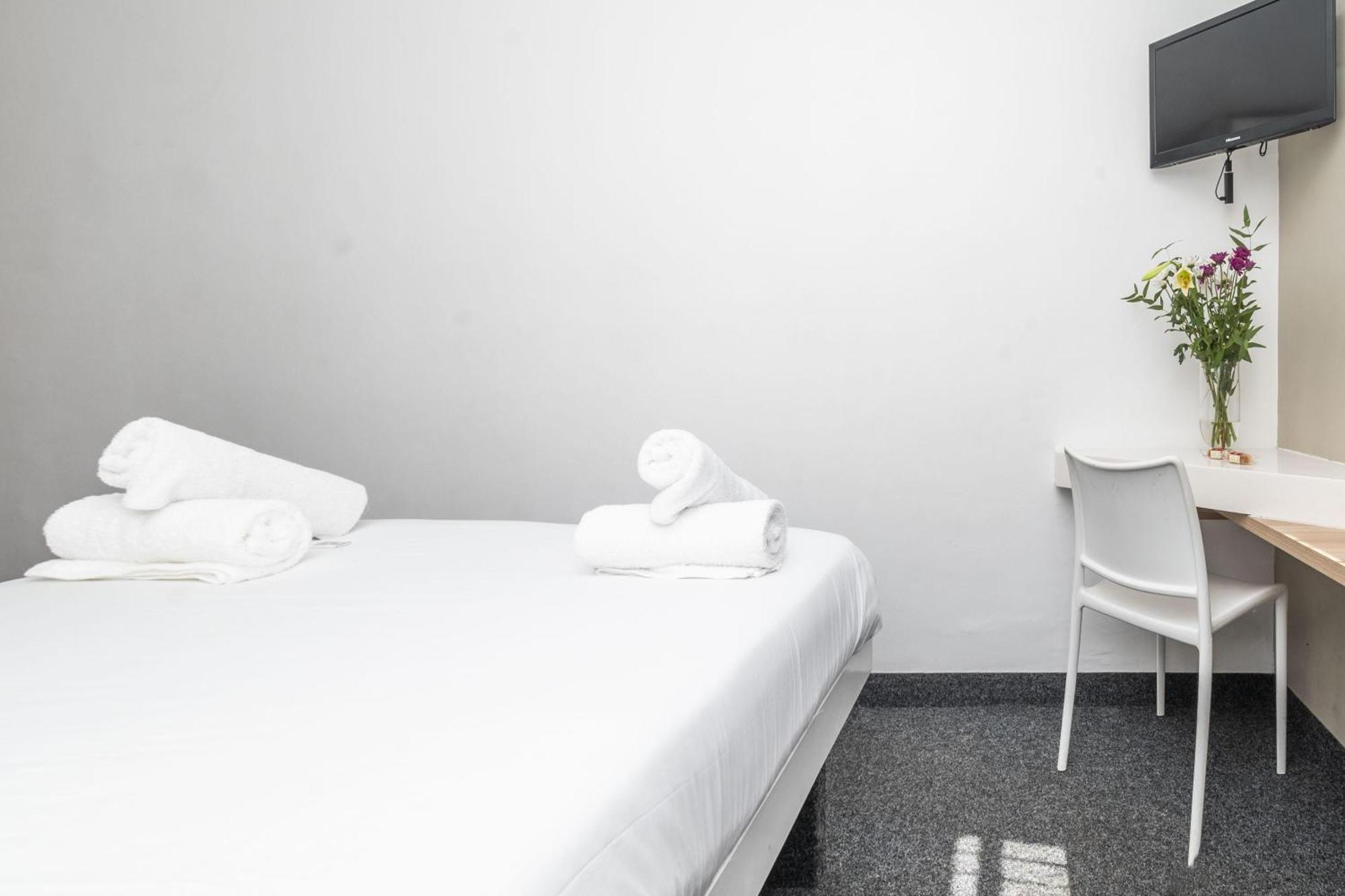Apartment Metropole Green Point: Chic 2nd Floor