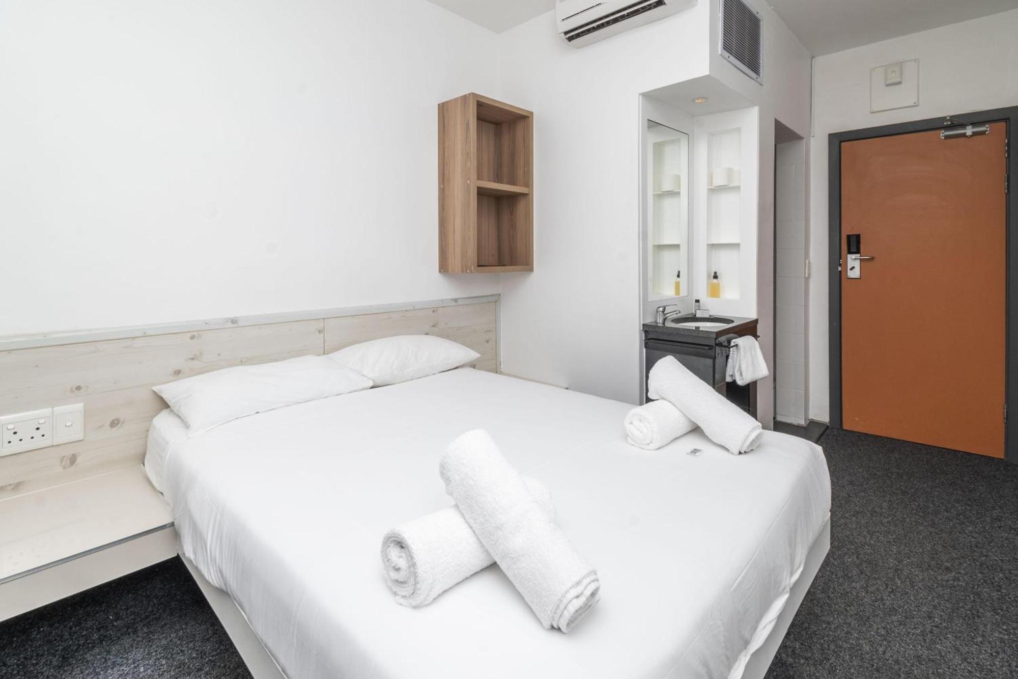Metropole Green Point: Chic 2nd Floor Apartment *