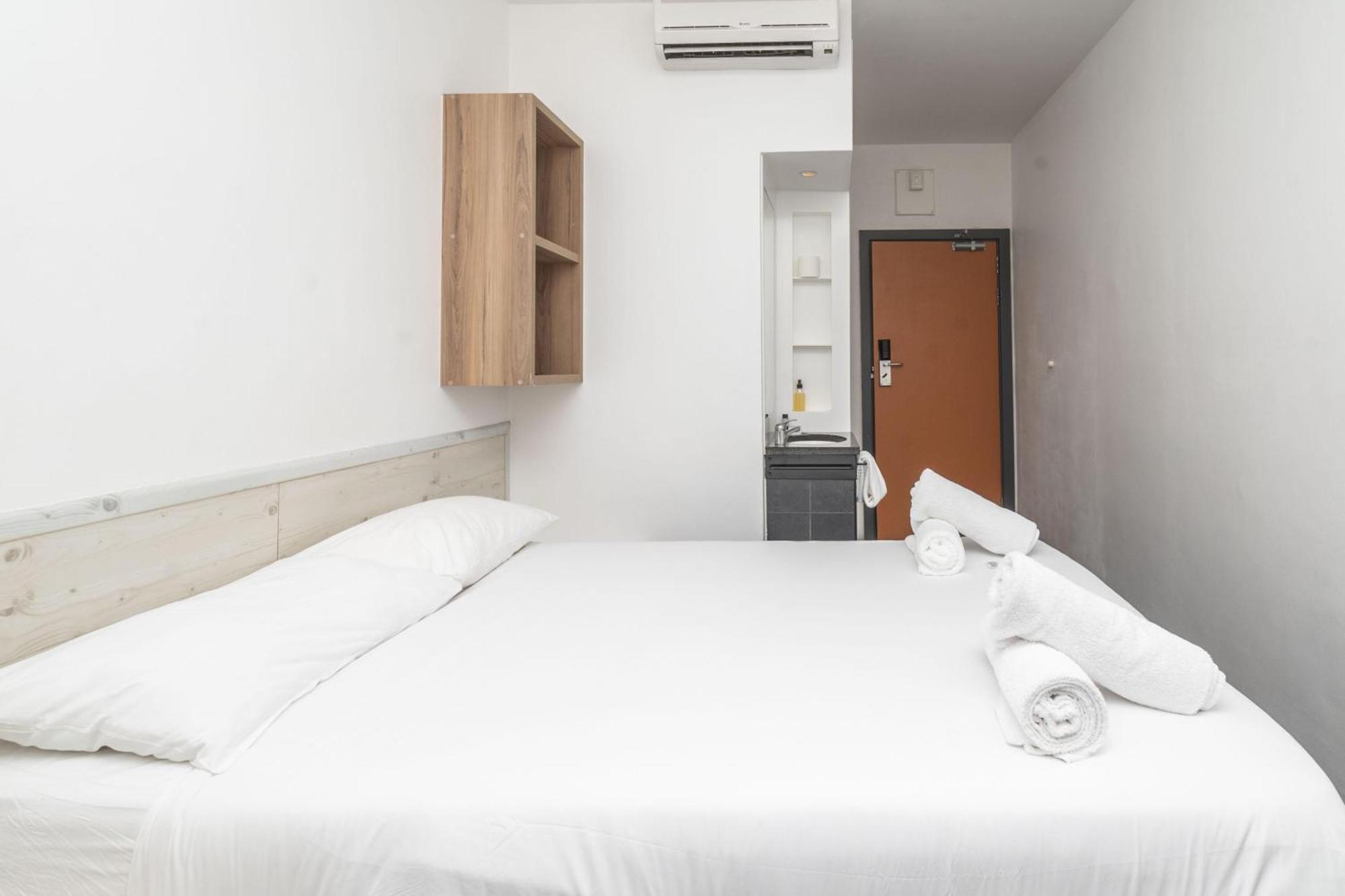 Metropole Green Point: Chic 2nd Floor